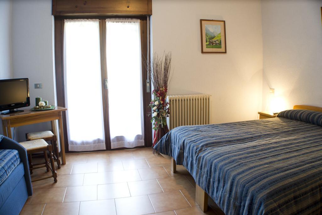 Park Hotel Bellevue Dimaro Quarto foto
