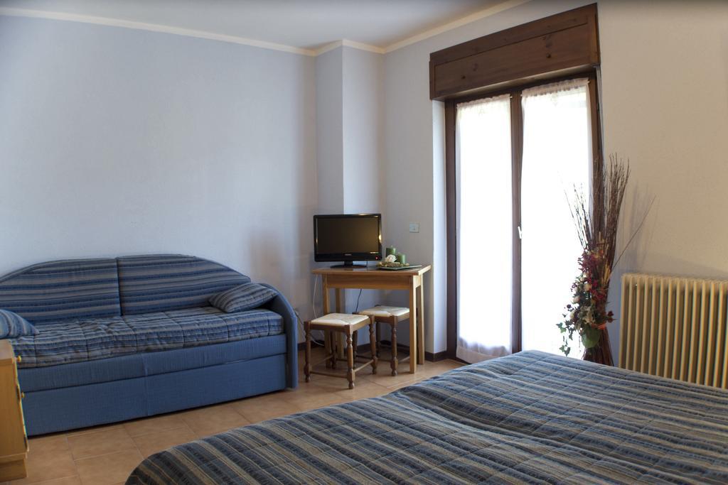 Park Hotel Bellevue Dimaro Quarto foto