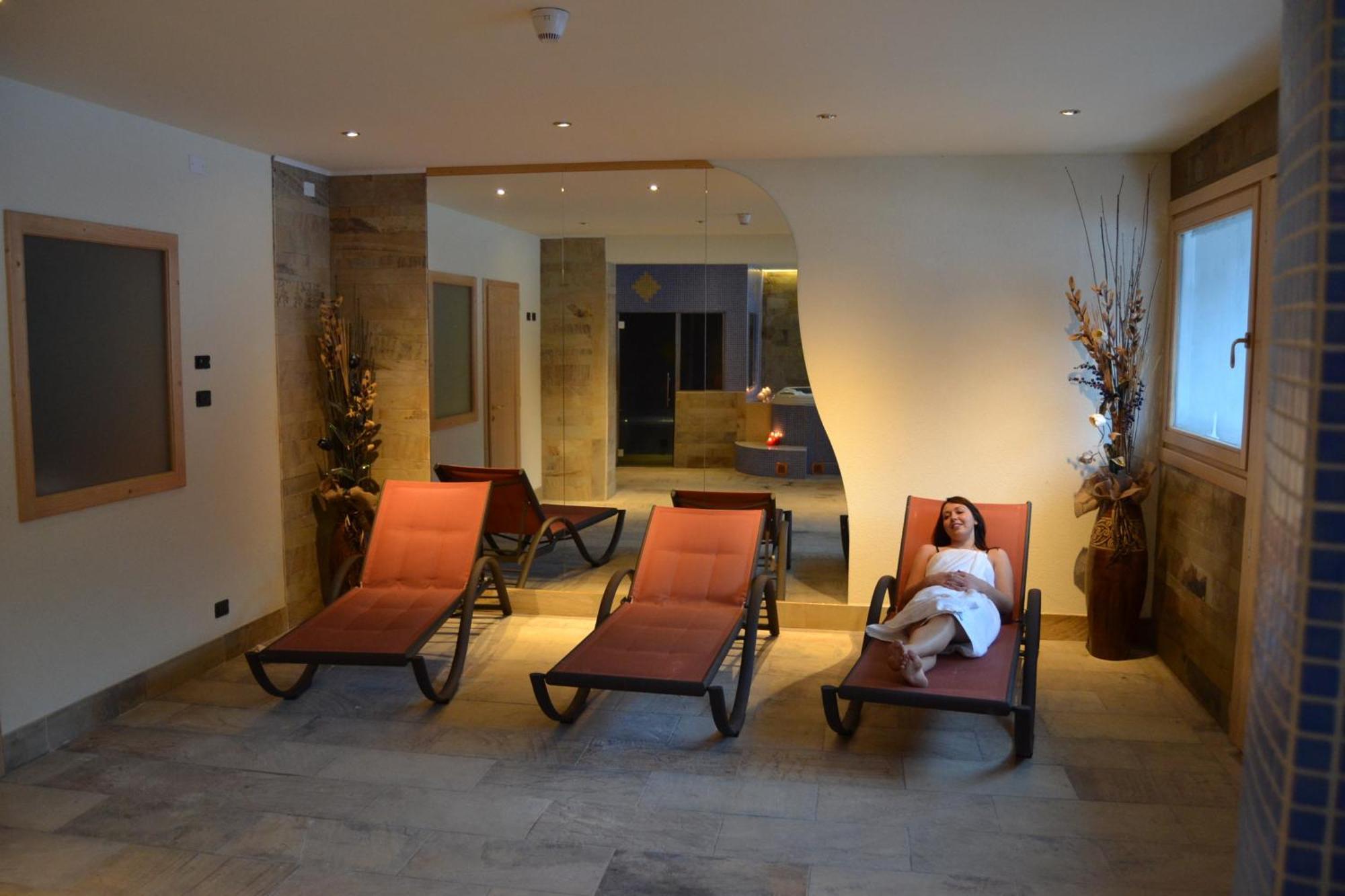 Park Hotel Bellevue Dimaro Exterior foto