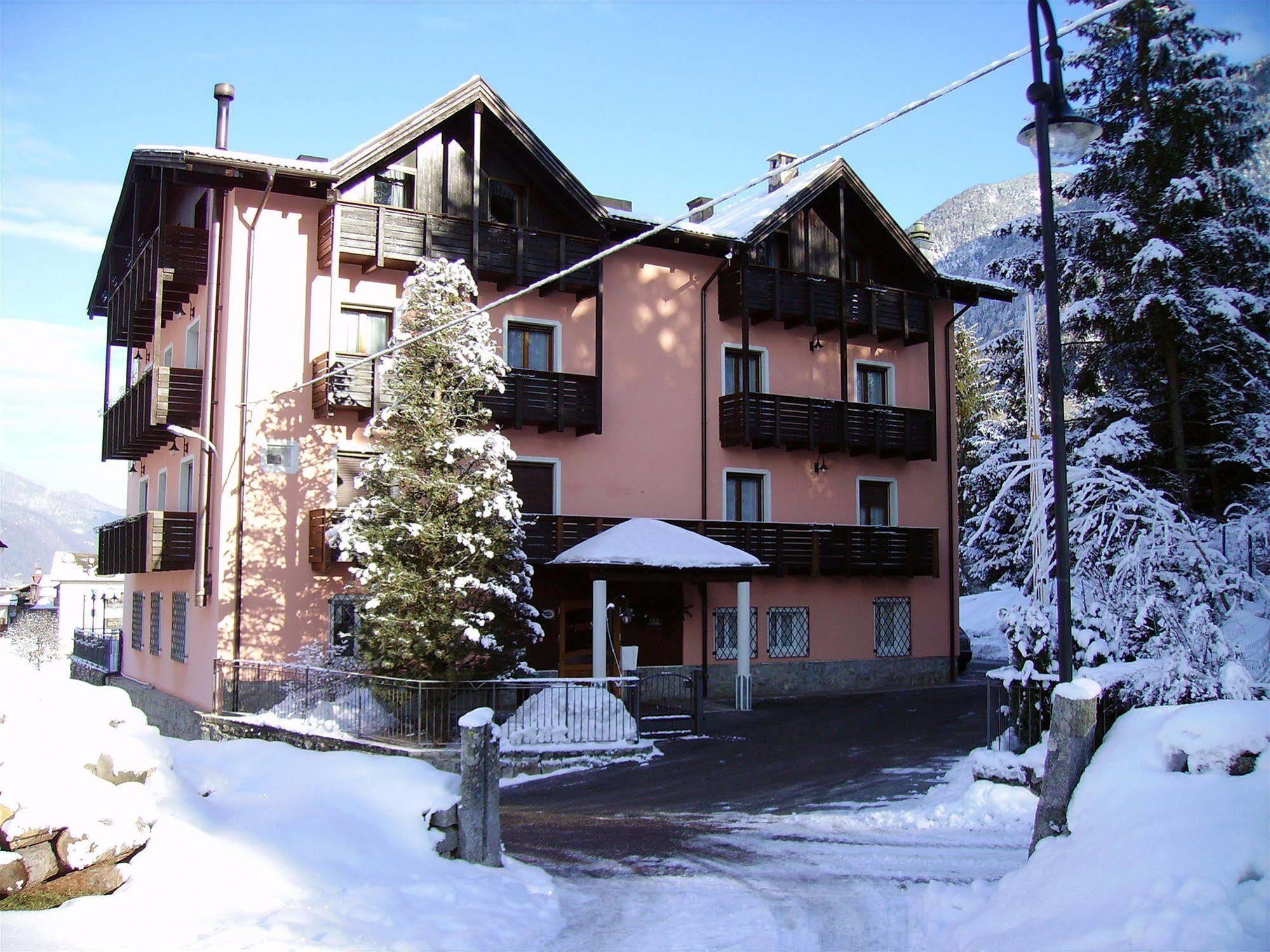 Park Hotel Bellevue Dimaro Exterior foto