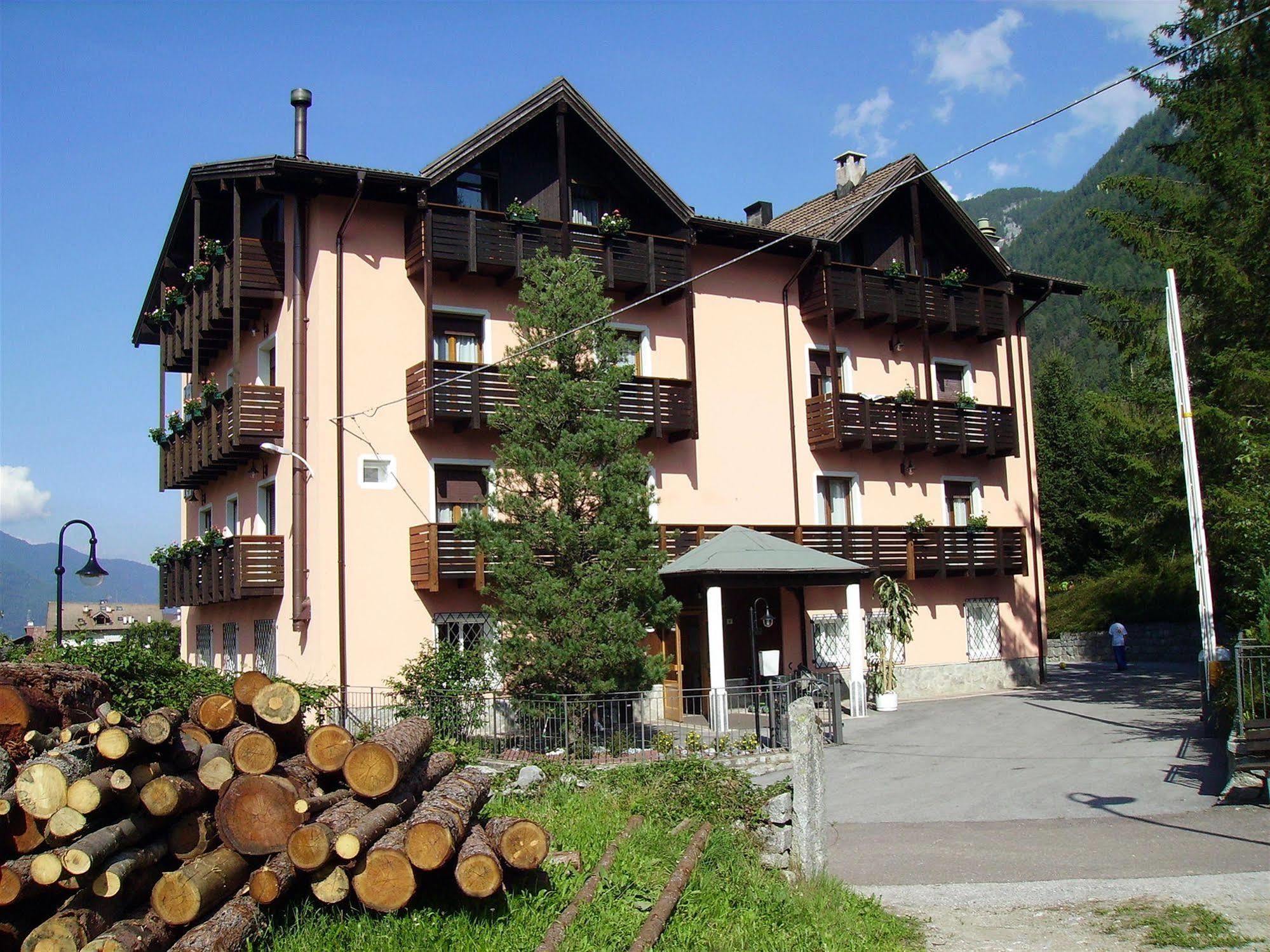 Park Hotel Bellevue Dimaro Exterior foto
